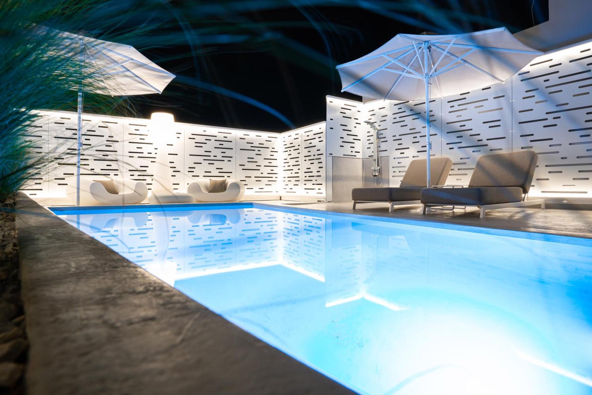 Ma Maison No5 Penthouse Loft, Private Heated Pool, Acropolis View, Ultra High Speed Internet 300 Mbps, Short Walk To Acropolis, Parking Upon Request, 1' From Metro Atina Dış mekan fotoğraf